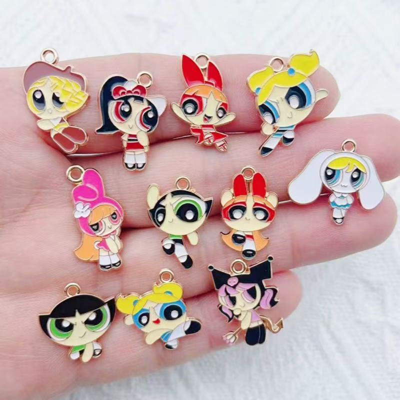 Party Games Event - 10個入り 合金製オイルドリップ漫画ガールペンダント、DIYジュエリー製作イヤリングキーホルダーアクセサリー