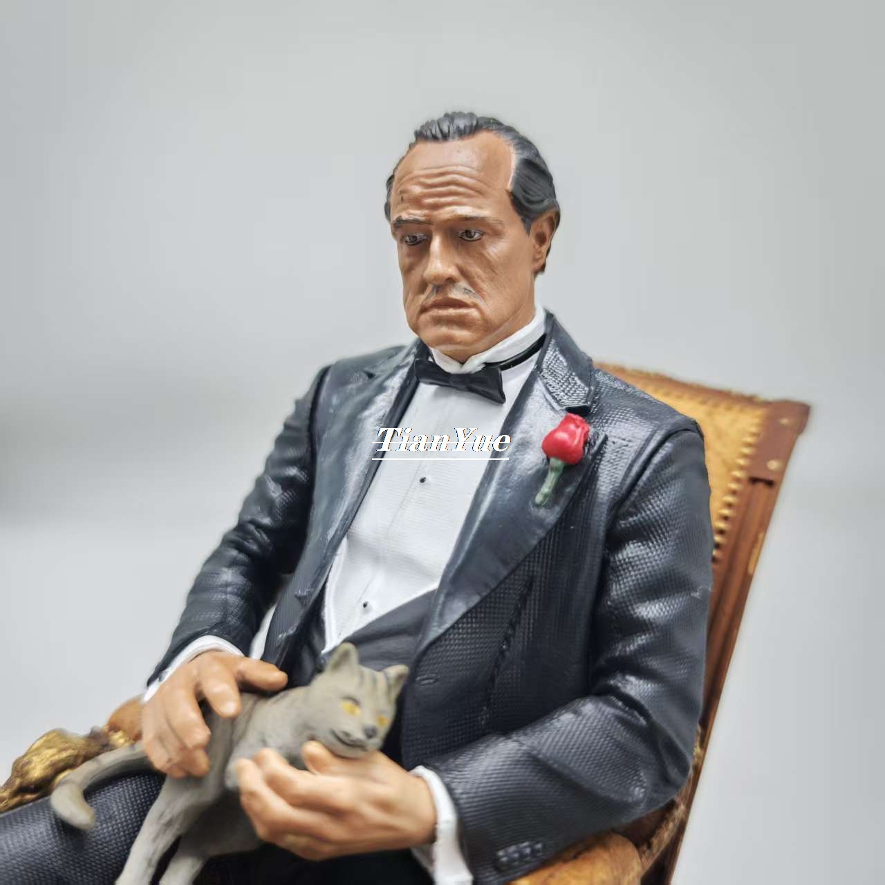 ゴッドファーザー ヴィトー・コルレオーネ PVC フィギュア - Party Games Mafia のレビューと価格